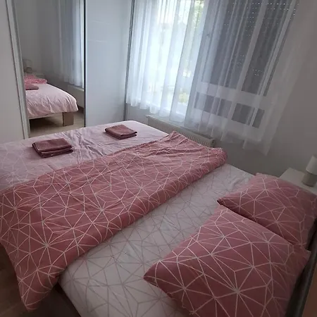 Kosmos Apartman *